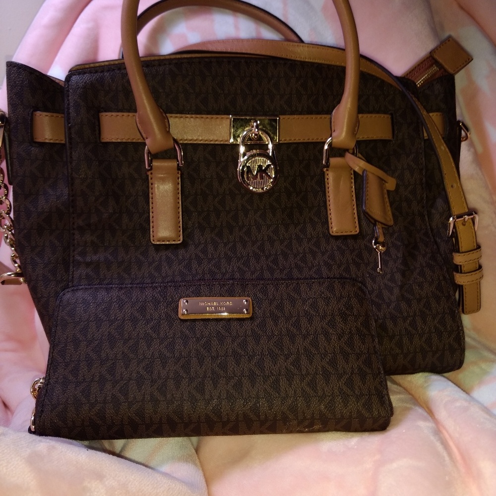 Michael kors authentic handbag and wallet set